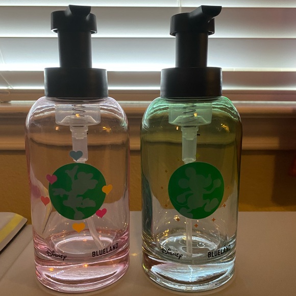 Blueland Disney Minnie and Mickey Foaming Glass Hand Soap Dispensers - Set of 2 - Picture 3 of 12